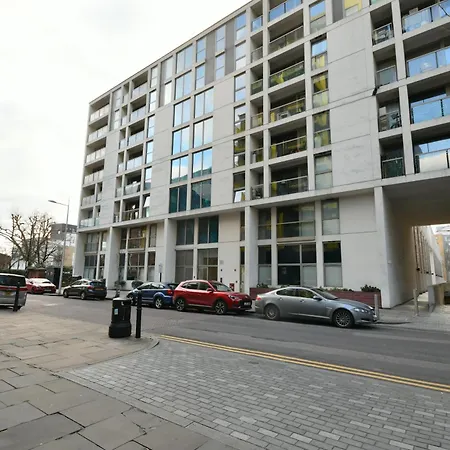 Comfortable 2 Bedroom Flat With Great View Near Canary Wharf London Exterior photo