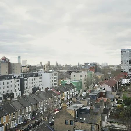 Comfortable 2 Bedroom Flat With Great View Near Canary Wharf London Exterior photo